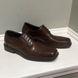 Robert David Men’s Brown Faux Leather Dress Shoes-size 8.5